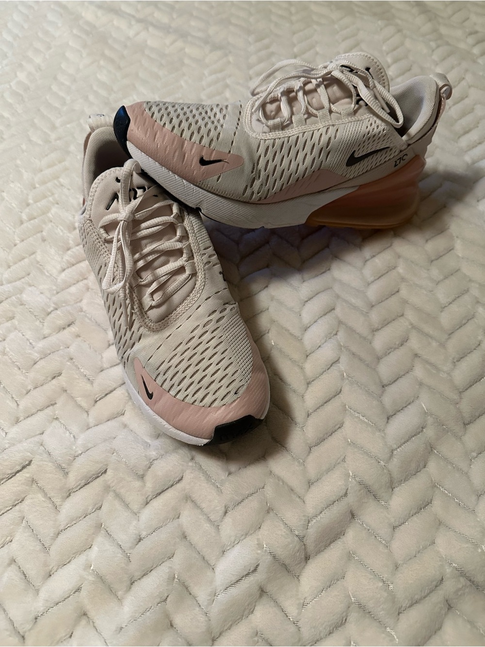 Nike Women’s Air Max 270 Sneakers - Light Pink with Blush Pink Accents Size 8.5